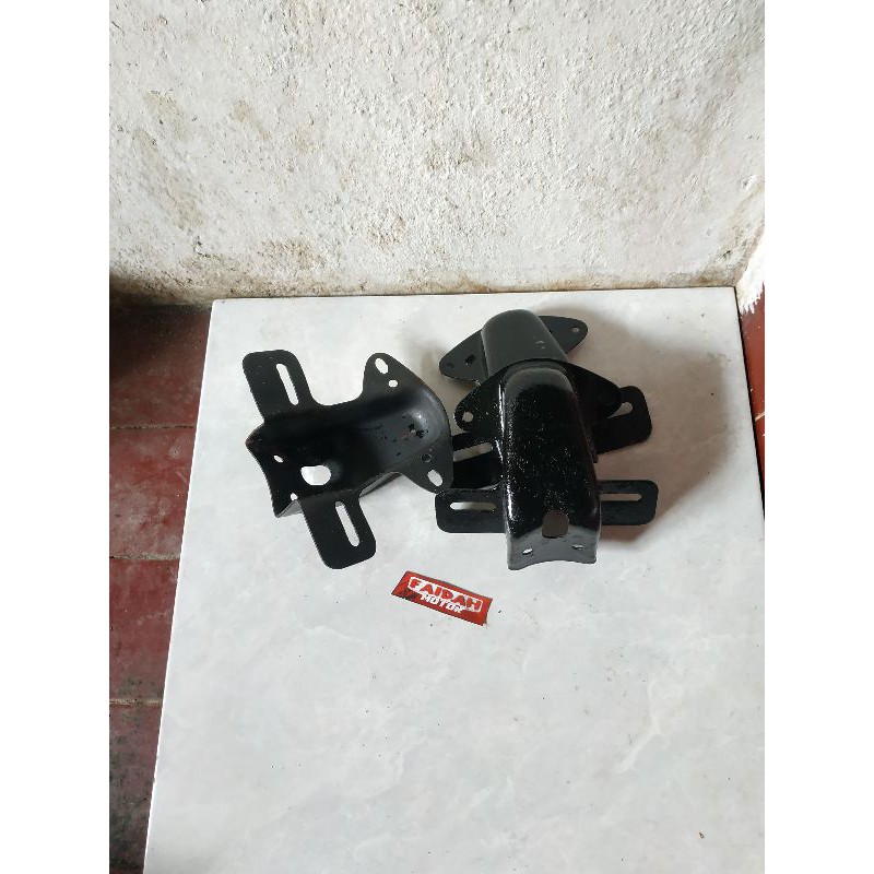 Dudukan pangkon lampu belakang CB100, CB125, S90 benly Original