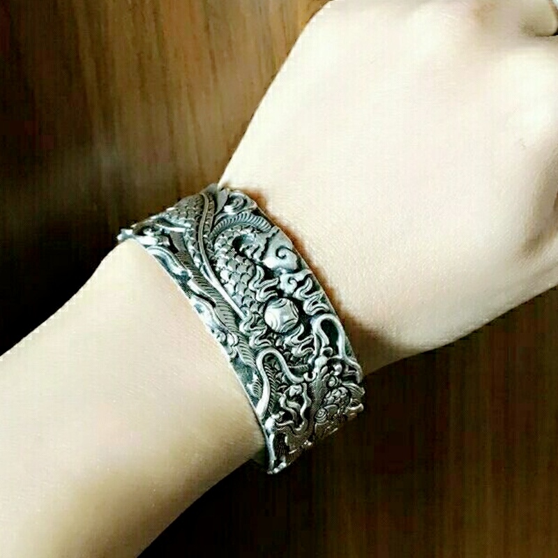 Gelang Model Terbuka Adjustable Desain Naga Warna Silver Untuk Pria