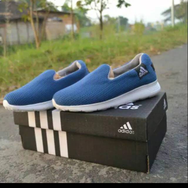 Adidas slip on