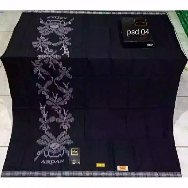 Sarung ardan ketjubung hitam polos psd