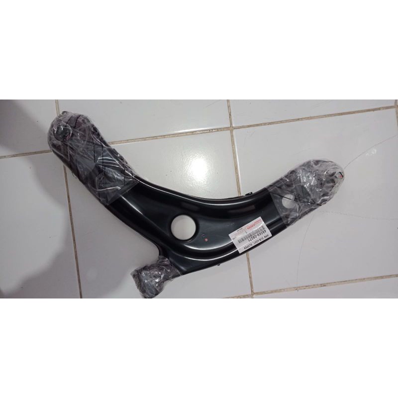 Lower arm kiri yaris 2006-2012