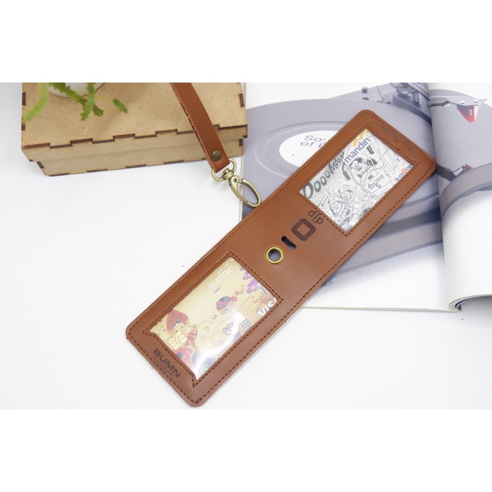 

READY ID CARD HOLDER FLIP MIKA DEPAN BELAKANG 2 SLOT CUSTOM - dark brown, Polos BERKUALITAS