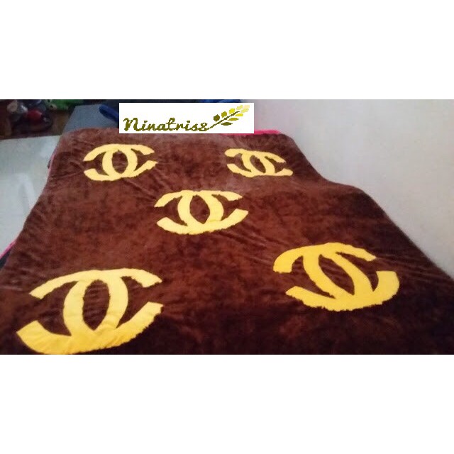 Karpet Karakter Bulu Rasfur Murah 5cm Uk 150x200 Motif Chanel