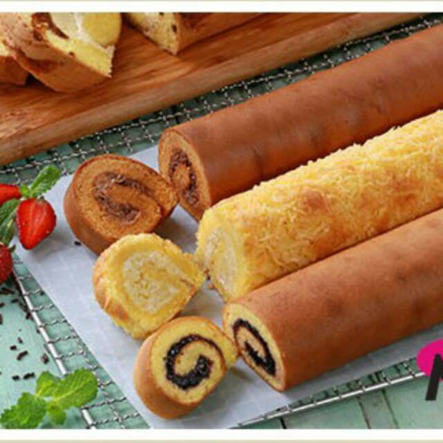 Bolu gulung meranti 3 in 1 oleh-oleh khas Medan