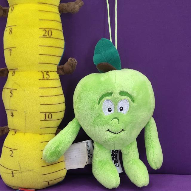 Boneka gantungan kunci buah apel ( Aria ) Goodness Gang