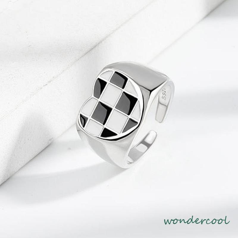 Cincin Kotak-kotak Geometris Cinta Hitam Dan Putih Cincin Fashion Wanita-Won