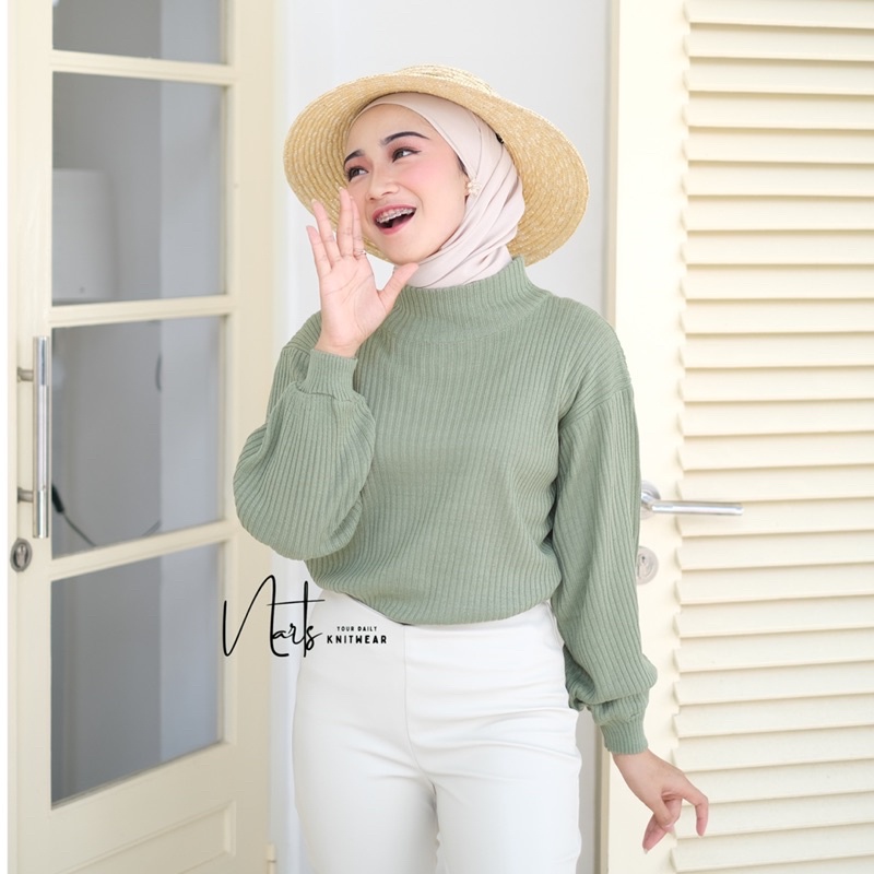 Bayoneta Sweater Balon Knit Turtleneck / Atasan Rajut Wanita