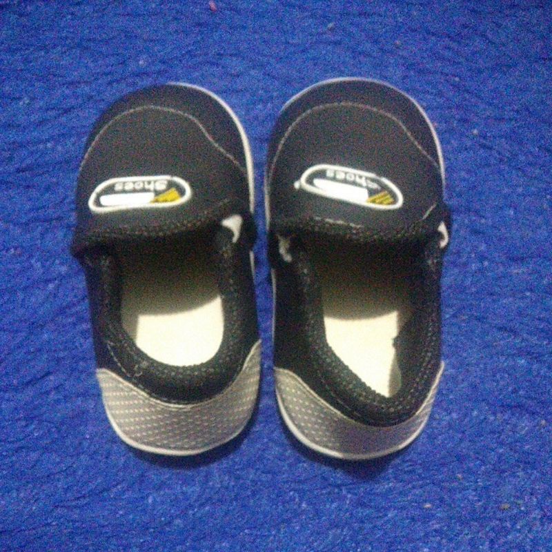 sepatu bayi like new