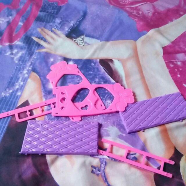 1 Set Tempat Tidur Barbie Dengan Tangga