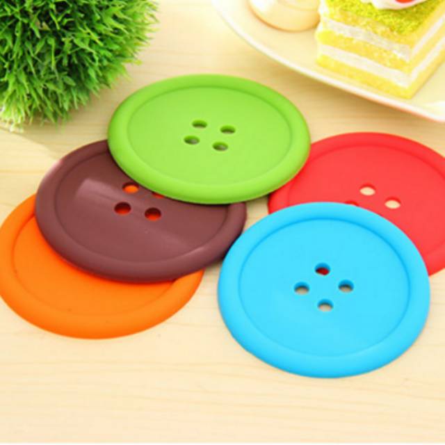 tatakan gelas alas gelas / cup mug pad silikon bentuk kancing
