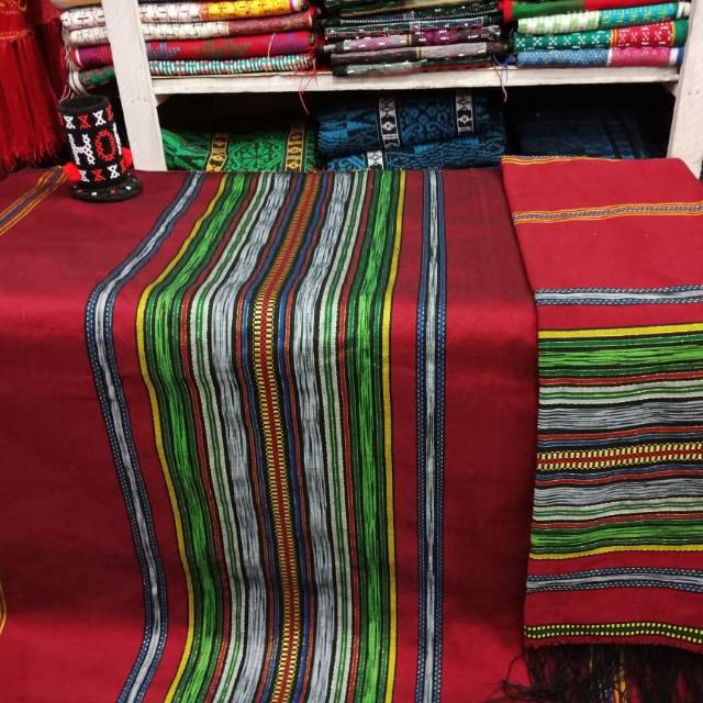 Tenun motif mangiring