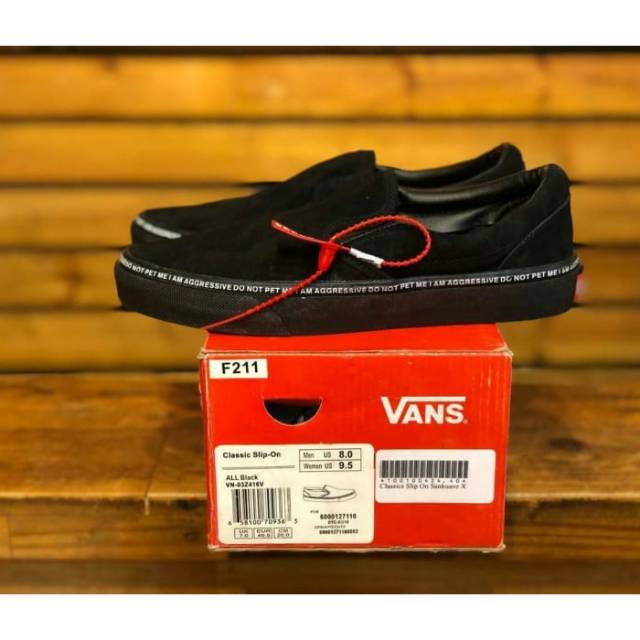 SEPATU VANS SLIP ON CLASSIC SANKUANZ FullBlack
- Kode Waffle DT BNIB