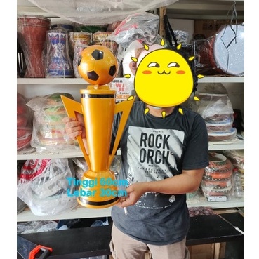PIALA BOLA FUTSAL BAHAN FIBER PIALA BERGILIR SEGITIGA TINGGI 60CM