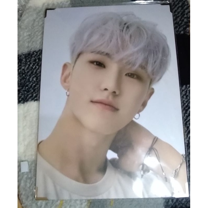 PREMIUM PHOTO CARATLAND HOSHI BOOKED
