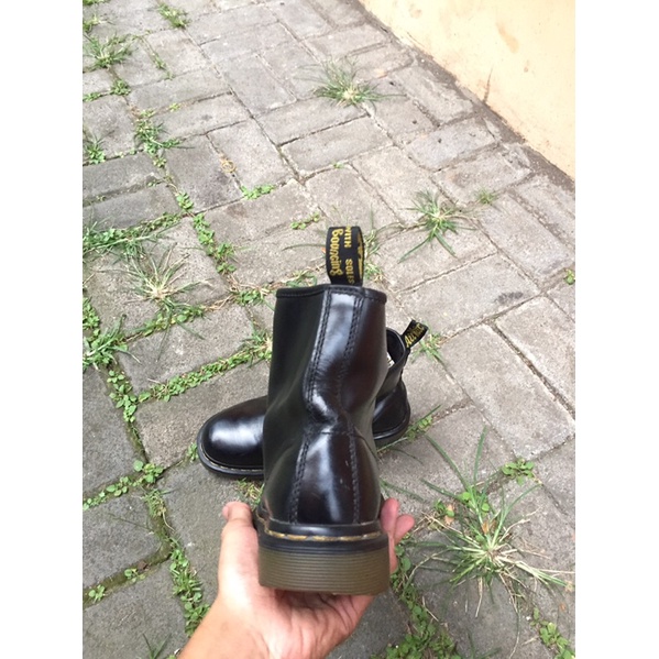 dr martens 1460 black smooth