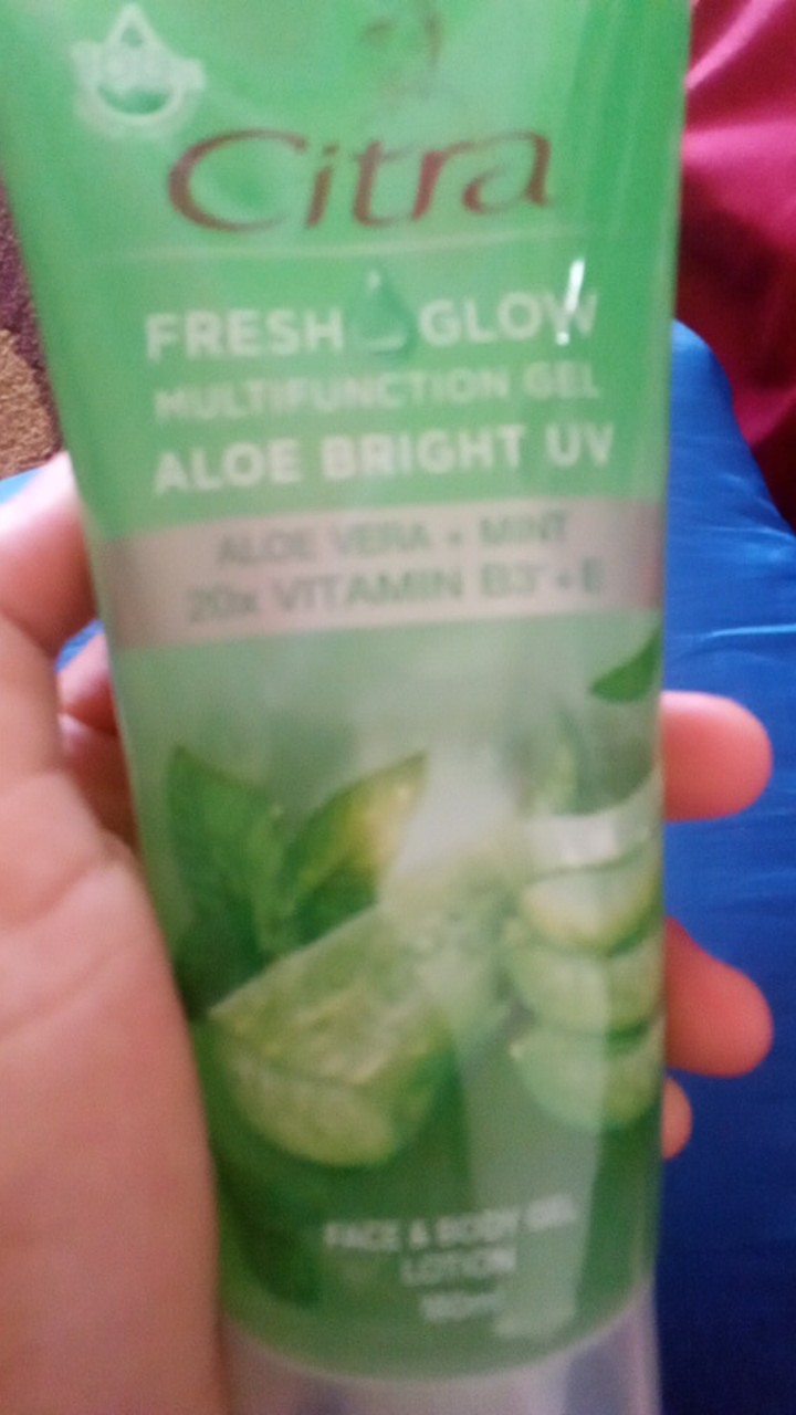 Citra Fresh Glow Multifunction Gel  Bright Uv 180ml