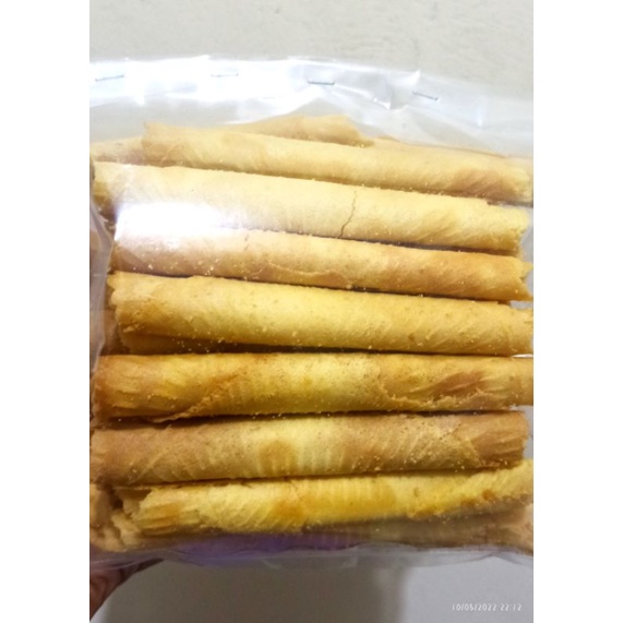

egg roll/biskuit Serena