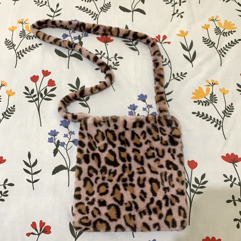 PRELOVED LEOPARD FUR FLUFFY Y2K TOTEBAG TAS SELEMPANG