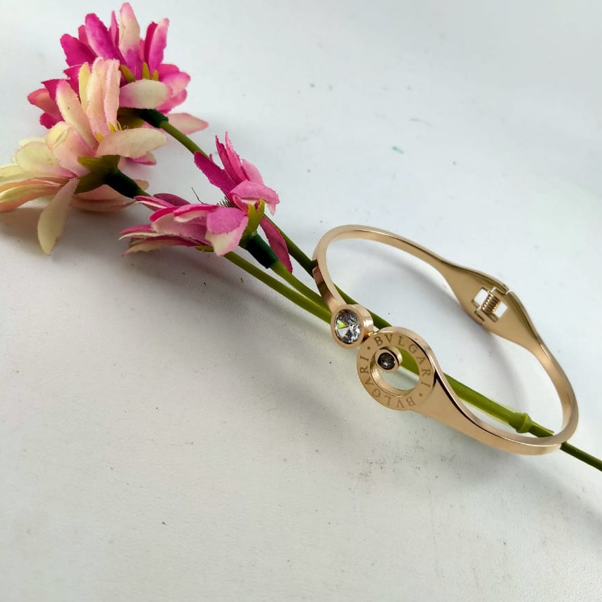 Gelang Bengle BVLGARI Titanium Ros Gold Fashion Wanita BIG SELLER....GTB00003