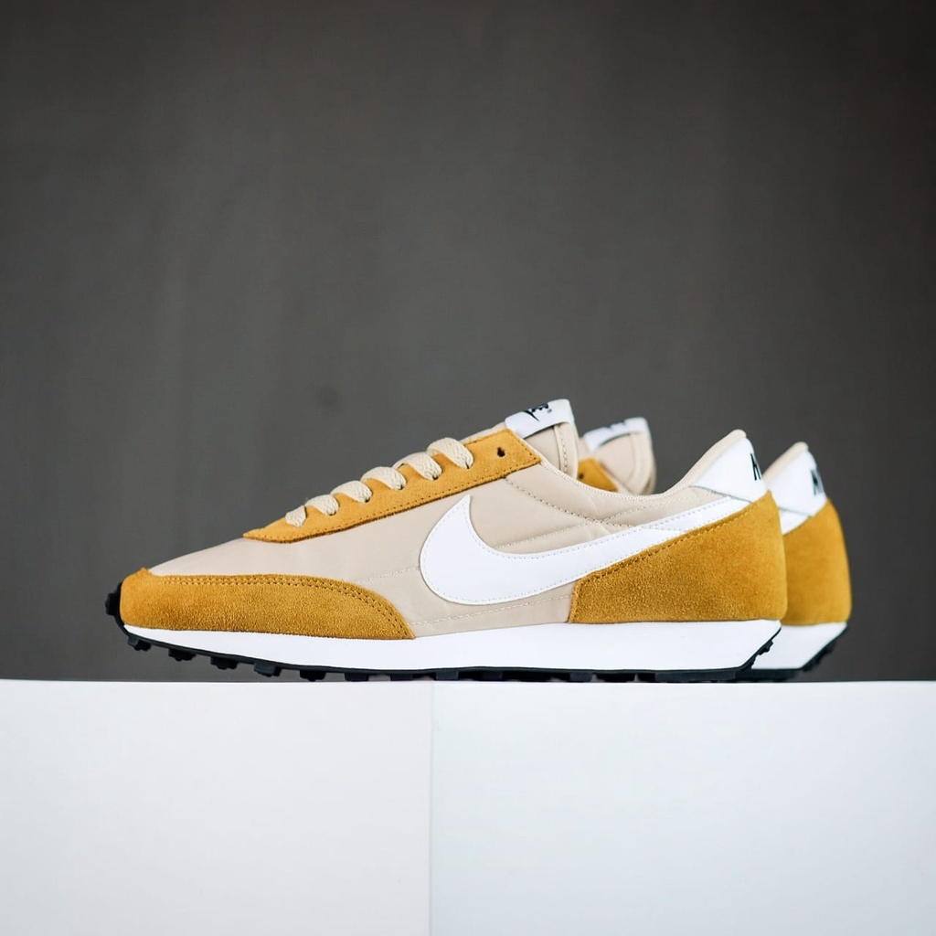 NIKE DAYBREAK BROWN WHITE