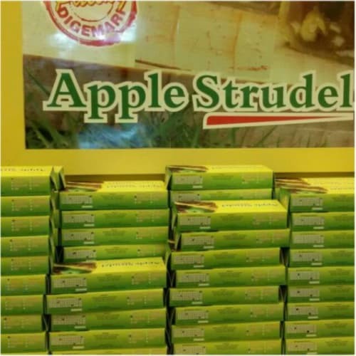 

READY Apple Strudel khas Kota Malang