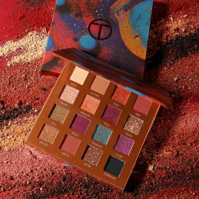 O.TWO.O STELLAR PALETTE EYESHADOW