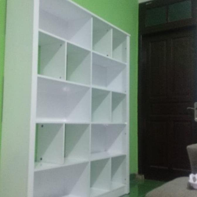 Rak Buku Lemari Buku Sekat Ruangan Lemari Hias Putih Glossy