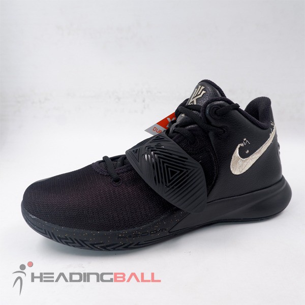 kyrie flytrap white and black