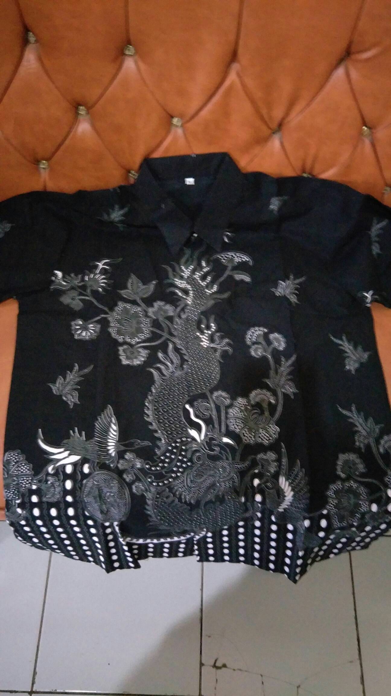 Naga Hitam Rahayu Kemeja Batik Pria Motif Naga Abu Hitam Lengan Pendek Berfuring Kemeja Premium