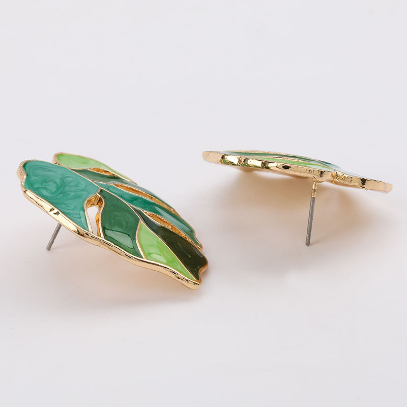 1Pair Vintage Plant Green Leaf Stud Earrings  / Girls Statement Enamel  Drop Earrings / Ladies Elegant  Natural Beauty Studs Earrings