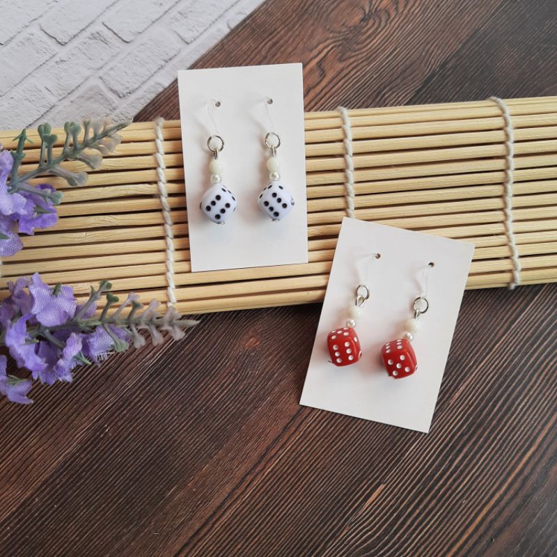 HANDMADE ANTING ANAK/DEWASA KAITAN PLASTIK MOTIF DADU