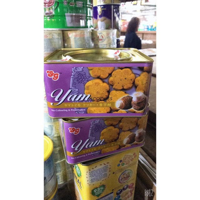 

700GR BISKUIT KELADI SG YAM KALENG SG YAM COOKIES KELADI 700GR BISKUIT KELADI MALAYSIA YAM MALAYSIA