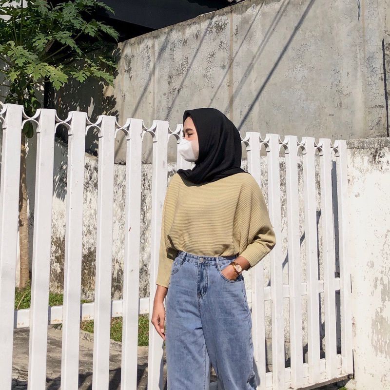 [PREMIUM] Helwa Sweater Batwing Knit // Sweater Batwing Rajut-Cream