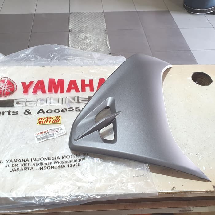 SAYAP AEROX 125 KANAN ABU ABU ASLI YAMAHA