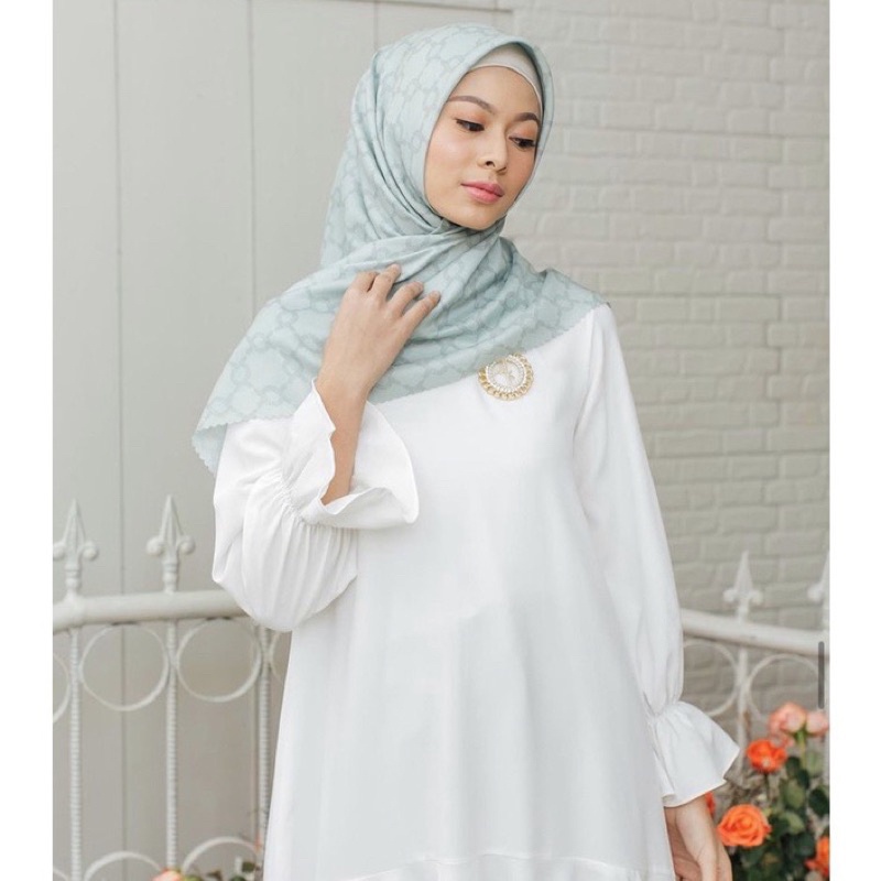 Amara scarf wearing klamby “New”