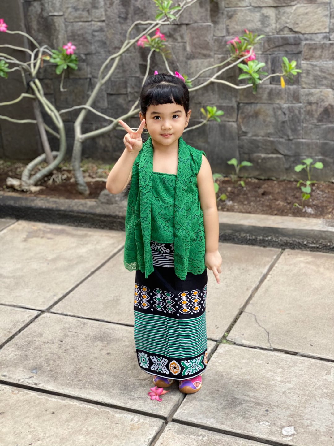 Ethnickidswear Setelan Kebaya Anak Kutu Baru Anak Kebaya Kartini Batik Anak Brokat Anak Batik Couple