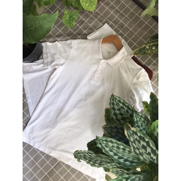 Kaos Kerah UNIQLO Putih Size (L) PL Second Keren