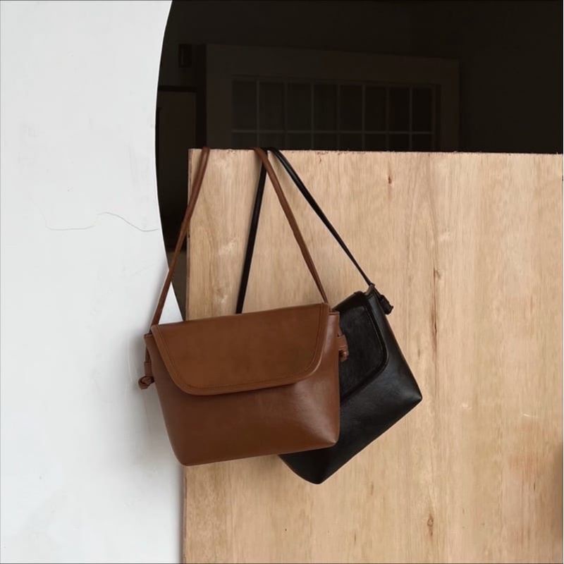 Kagumi Sling bag