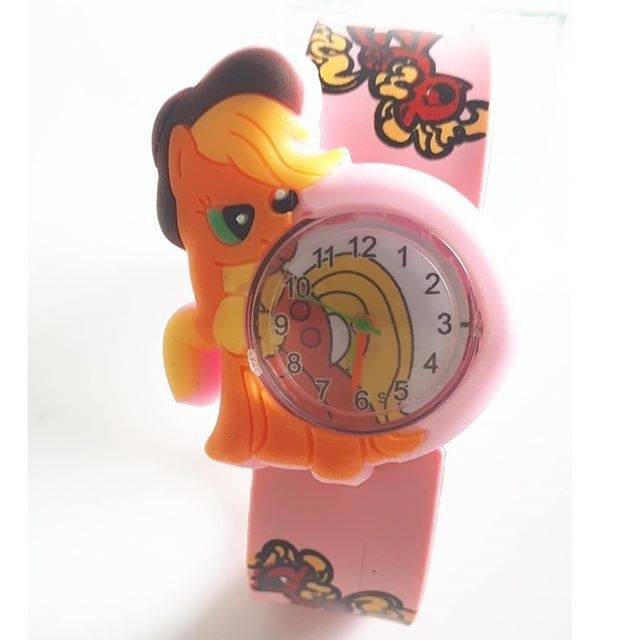 Jam tangan tepuk bayi