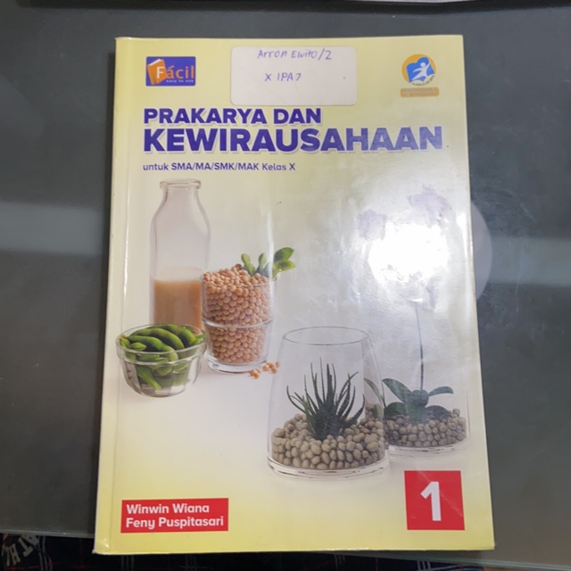 Buku Prakarya dan kewirausahaan kelas 10 SMA BEKAS penerbit Facil karangan Winwin Wiana