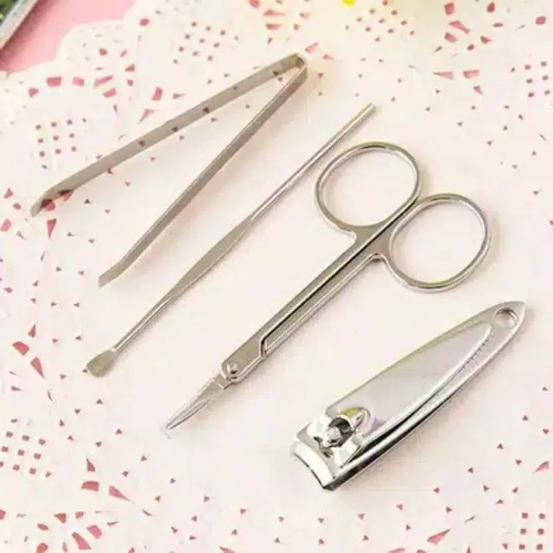 Menicure Set 4 in 1 / Gunting Kuku Set Manicure Pedicure