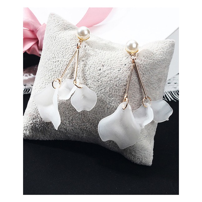 LRC Anting Tusuk Fashion Petal Shape Decorated Earrings