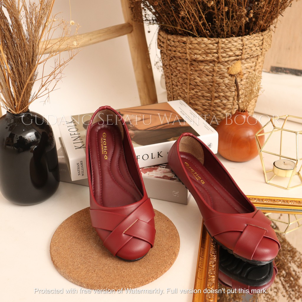 Gratica Sepatu Wanita Flat Shoes Silang Bulat B07 SB