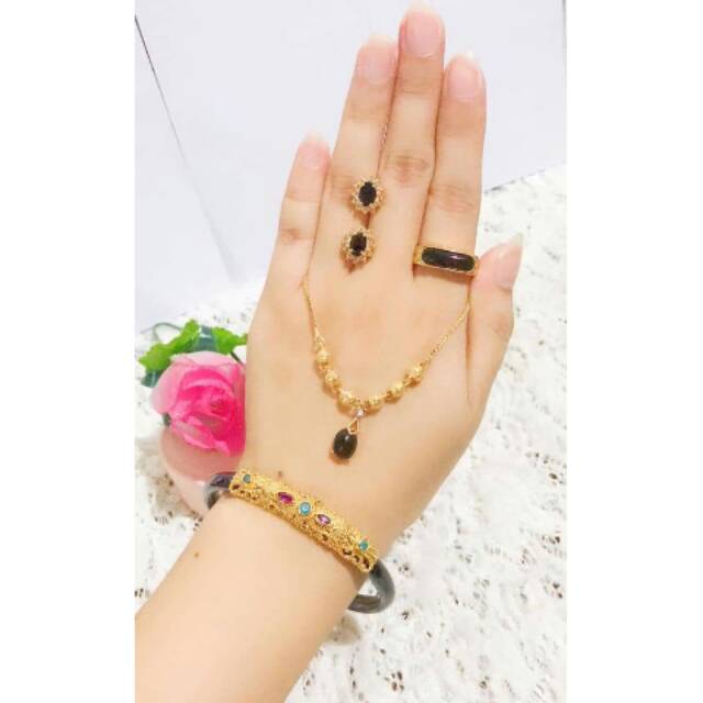 Set kalung Giok hitam