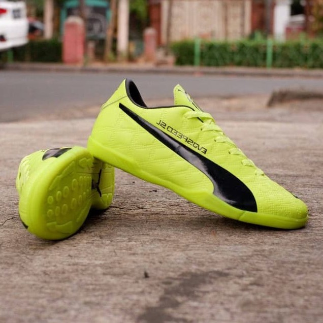 Sepatu Bola Futsal Pria Puma Evospeed SL Grade Original Import warna stabilo
