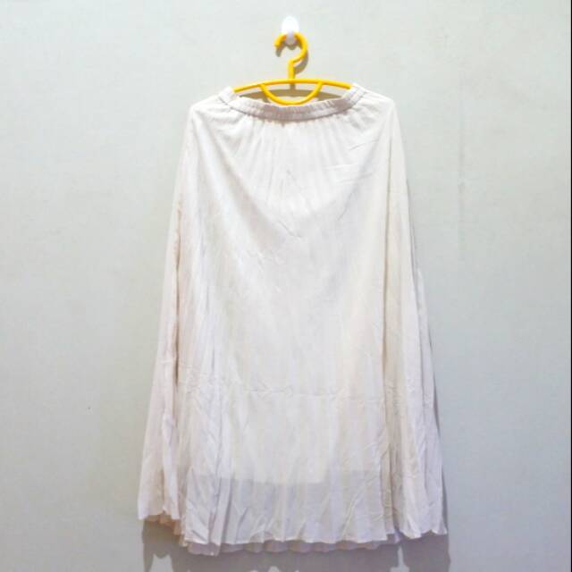 PRELOVED SKIRT UNIQLO SIFON