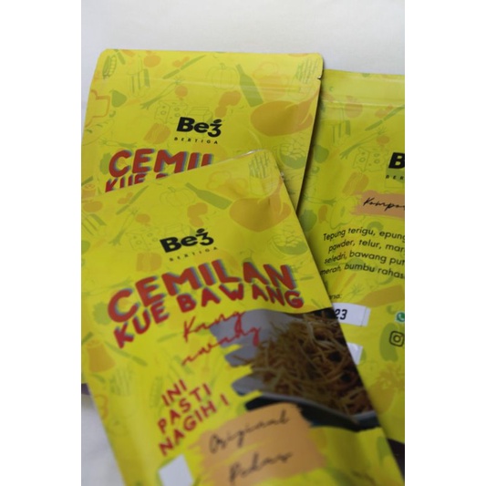 

Cemilan Kue Bawang - Bertiga