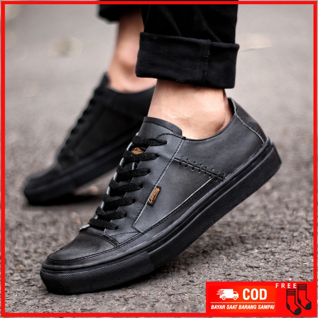 MOLK Sepatu Sneakers Casual Kasual Kulit Asli Jalan Polos Ori Pria Cowo Footwear