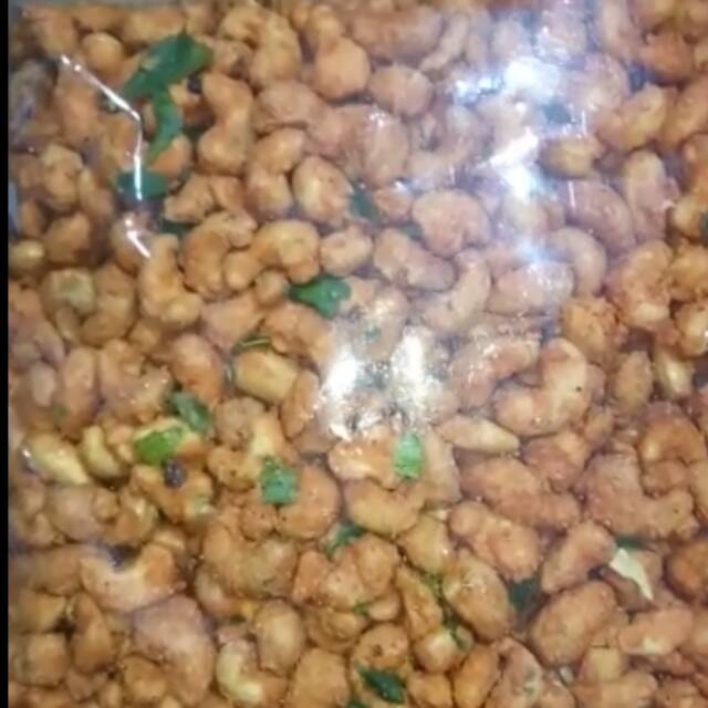 

Kacang mede balado Thailand