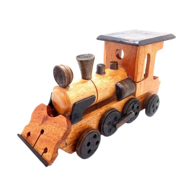 Miniatur kepala kereta dari kayu cocok untuk hiasan rumah